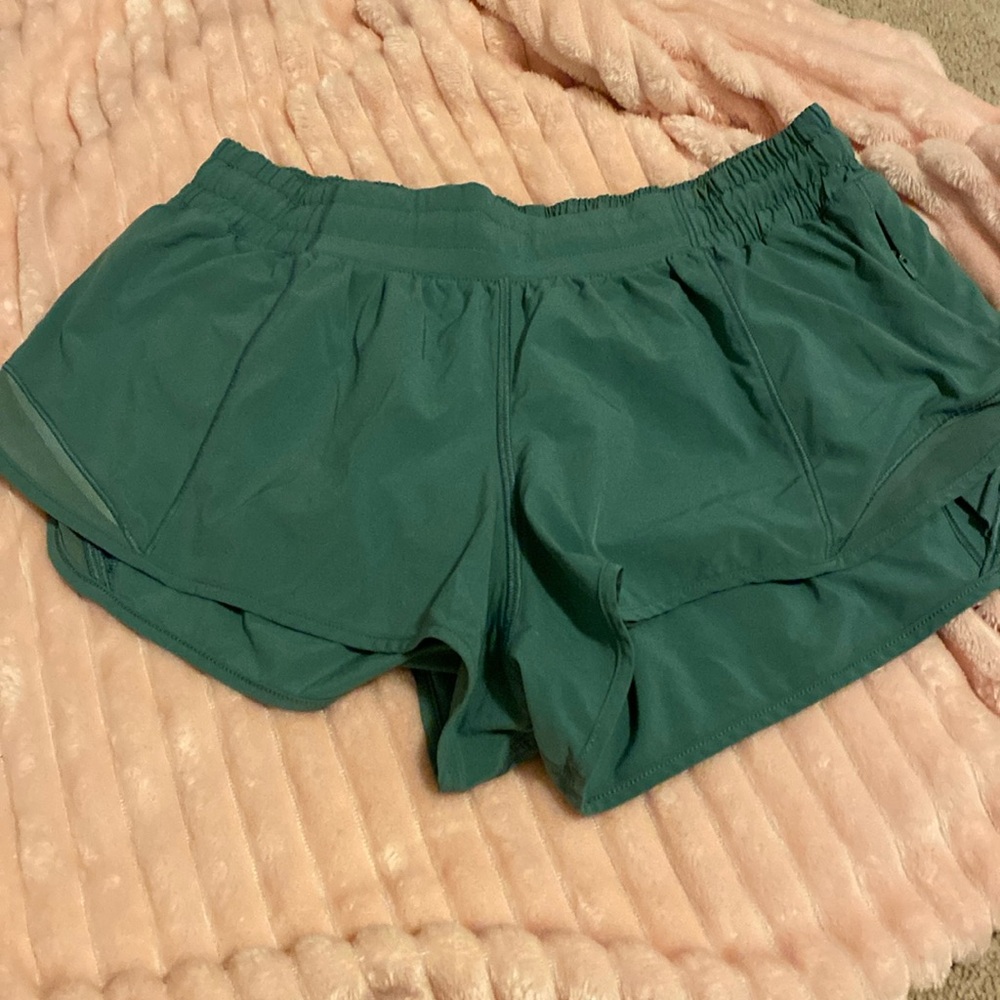 Lululemon hotty hot short
